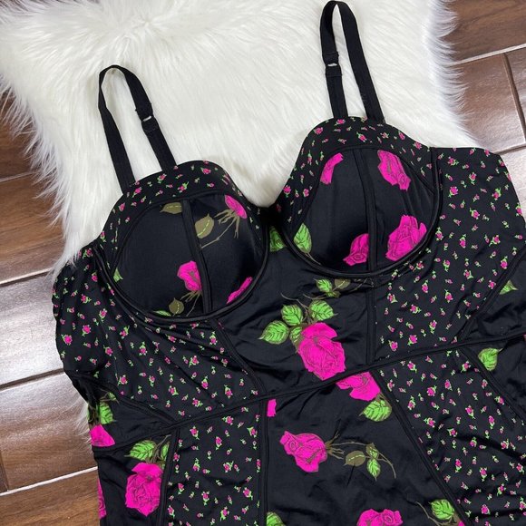 Torrid Betsey Johnson Women's Plus Size 6 Black Floral Rose One Piece Swim Suit - Picture 2 of 13